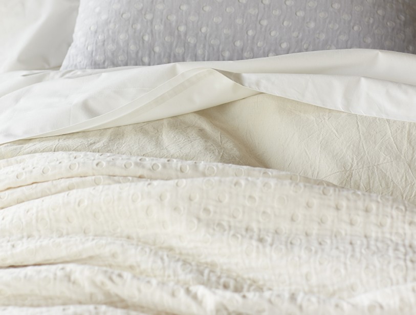 Oval Matelassé Coverlet Sleeping Organic