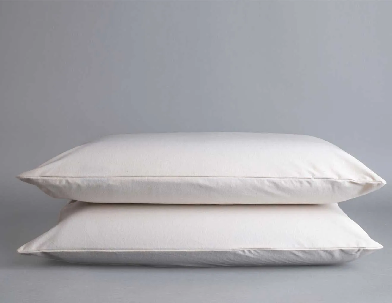 Pillow protector organic cotton detail